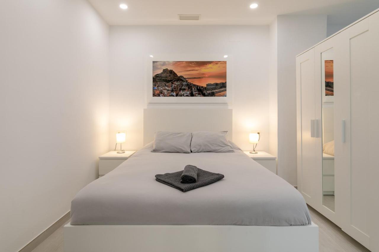 Alison'S Apartment อาลิกันเต ภายนอก รูปภาพ