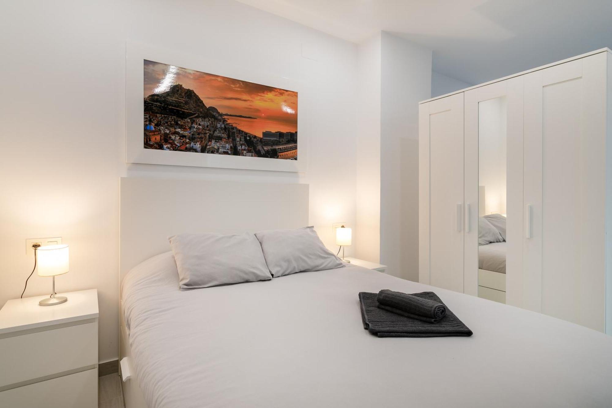 Alison'S Apartment อาลิกันเต ภายนอก รูปภาพ